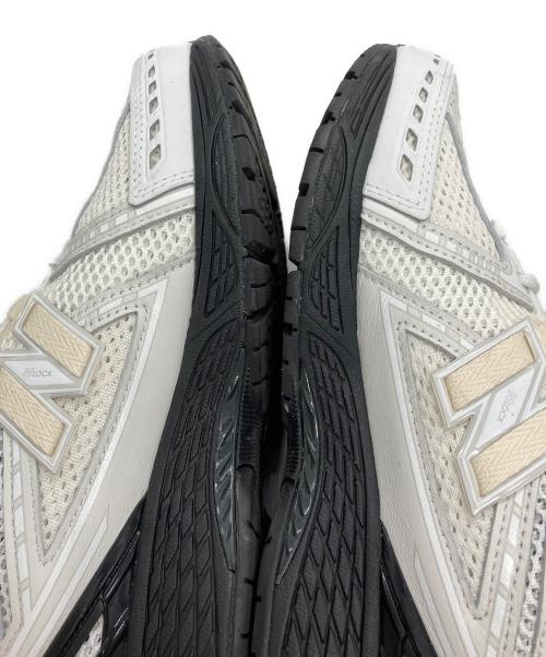 NEW BALANCE（ニューバランス）NEW BALANCE (ニューバランス) コラボローカットスニーカー ホワイト×ブラック サイズ:US8の古着・服飾アイテム