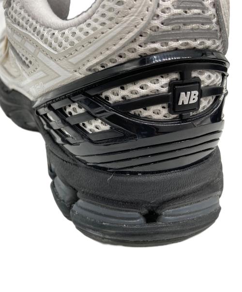 NEW BALANCE（ニューバランス）NEW BALANCE (ニューバランス) コラボローカットスニーカー ホワイト×ブラック サイズ:US8の古着・服飾アイテム