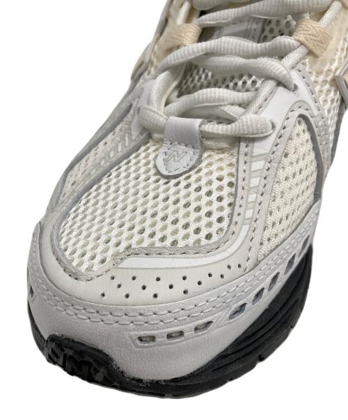 NEW BALANCE（ニューバランス）NEW BALANCE (ニューバランス) コラボローカットスニーカー ホワイト×ブラック サイズ:US8の古着・服飾アイテム