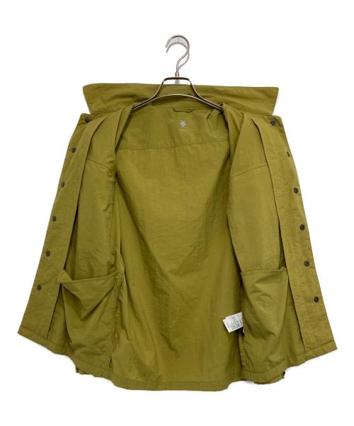 DESCENTE ddd（デサントディーディーディー）DESCENTE ddd (デサントディーディーディー) UTILITY SHIRTS カーキ サイズ:JP Sの古着・服飾アイテム