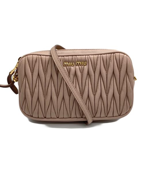 MIU MIU（ミュウミュウ）MIU MIU (ミュウミュウ) マテラッセミニショルダーバッグ CAMMEO（ピンク）の古着・服飾アイテム
