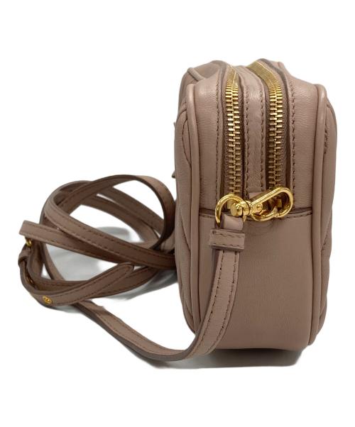 MIU MIU（ミュウミュウ）MIU MIU (ミュウミュウ) マテラッセミニショルダーバッグ CAMMEO（ピンク）の古着・服飾アイテム