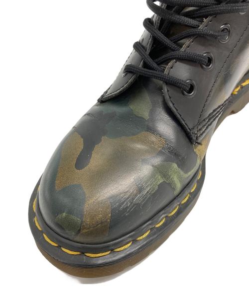 Dr.Martens（ドクターマーチン）Dr.Martens (ドクターマーチン) カモ柄8ホールブーツ オリーブ×ブラック サイズ:不明の古着・服飾アイテム
