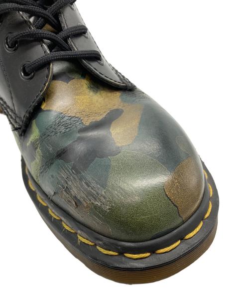 Dr.Martens（ドクターマーチン）Dr.Martens (ドクターマーチン) カモ柄8ホールブーツ オリーブ×ブラック サイズ:不明の古着・服飾アイテム
