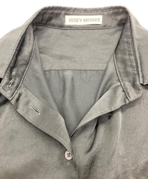 ISSEY MIYAKE（イッセイミヤケ）ISSEY MIYAKE (イッセイミヤケ) サテンシャツ ブラック サイズ:2の古着・服飾アイテム