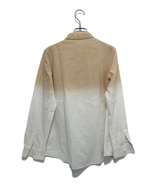 ISSEY MIYAKE（イッセイミヤケ）ISSEY MIYAKE (イッセイミヤケ) グラデーションシャツ ベージュ×ホワイト サイズ:2の古着・服飾アイテム