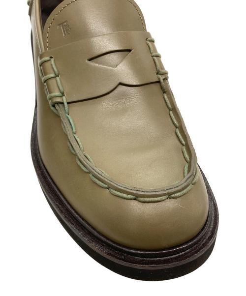 TOD'S（トッズ）TOD'S (トッズ) ロゴエンボス ローファー オリーブ サイズ:8 1/2の古着・服飾アイテム
