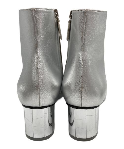 Salvatore Ferragamo（サルヴァトーレ フェラガモ）Salvatore Ferragamo (サルヴァトーレ フェラガモ) ヒールブーツ シルバー サイズ:7の古着・服飾アイテム