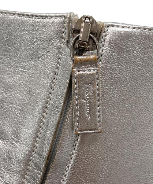 Salvatore Ferragamo（サルヴァトーレ フェラガモ）Salvatore Ferragamo (サルヴァトーレ フェラガモ) ヒールブーツ シルバー サイズ:7の古着・服飾アイテム