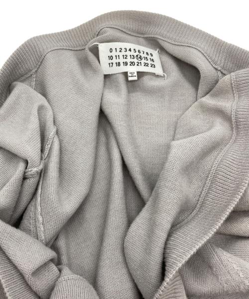 Maison Margiela 14（メゾンマルジェラ 14）Maison Margiela 14 (メゾンマルジェラ 14) コットンウール エルボーパッチ Vネックカーディガン グレー サイズ:Mの古着・服飾アイテム