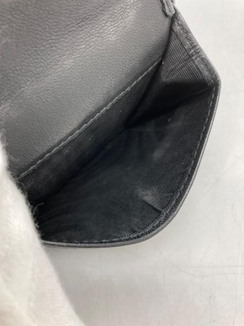 MIU MIU（ミュウミュウ）MIU MIU (ミュウミュウ) マテラッセレザー 　折り財布 ブラックの古着・服飾アイテム