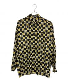 VERSACE CLASSIC V2（ヴェルサーチクラシック）の古着「総柄シルクシャツ」｜ブラック×ゴールドイエロー