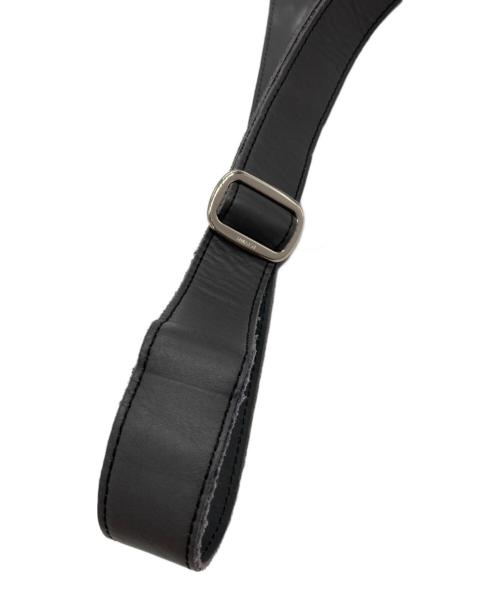 centena（センテナ）centena (センテナ) HMAEN (アエナ) パンチングレザー ボディバッグ グレーの古着・服飾アイテム