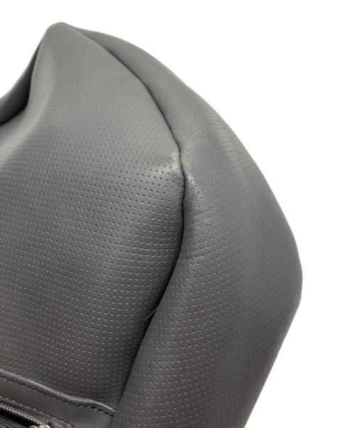 centena（センテナ）centena (センテナ) HMAEN (アエナ) パンチングレザー ボディバッグ グレーの古着・服飾アイテム