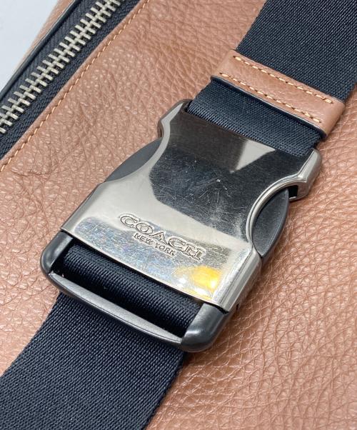COACH（コーチ）COACH (コーチ) トンプソン ベルト バッグ シグネチャー ジャカード ウィズ ヴァーシティ ストライプ ブラウンの古着・服飾アイテム