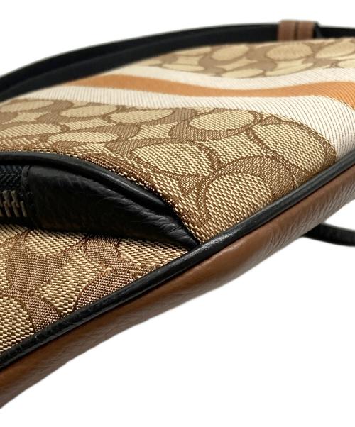 COACH（コーチ）COACH (コーチ) トンプソン ベルト バッグ シグネチャー ジャカード ウィズ ヴァーシティ ストライプ ブラウンの古着・服飾アイテム
