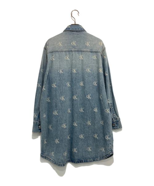 Calvin Klein Jeans（カルバンクラインジーンズ）Calvin Klein Jeans (カルバンクラインジーンズ) Distressed Indigo Denim Shirt Dress ディストレスド インディゴ デニム シャツドレス ライトインディゴ サイズ:Ｓの古着・服飾アイテム