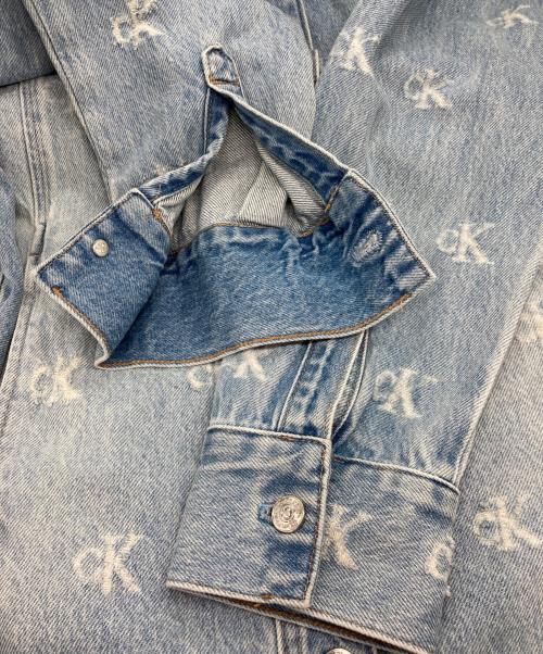 Calvin Klein Jeans（カルバンクラインジーンズ）Calvin Klein Jeans (カルバンクラインジーンズ) Distressed Indigo Denim Shirt Dress ディストレスド インディゴ デニム シャツドレス ライトインディゴ サイズ:Ｓの古着・服飾アイテム