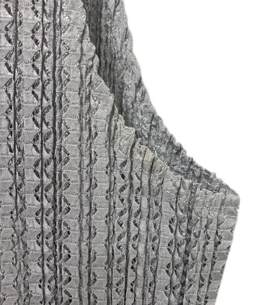 PLEATS PLEASE（プリーツプリーズ）PLEATS PLEASE (プリーツプリーズ) メッシュプリーツノースリーブワンピース グレー サイズ:4の古着・服飾アイテム
