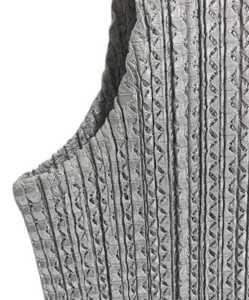 PLEATS PLEASE（プリーツプリーズ）PLEATS PLEASE (プリーツプリーズ) メッシュプリーツノースリーブワンピース グレー サイズ:4の古着・服飾アイテム