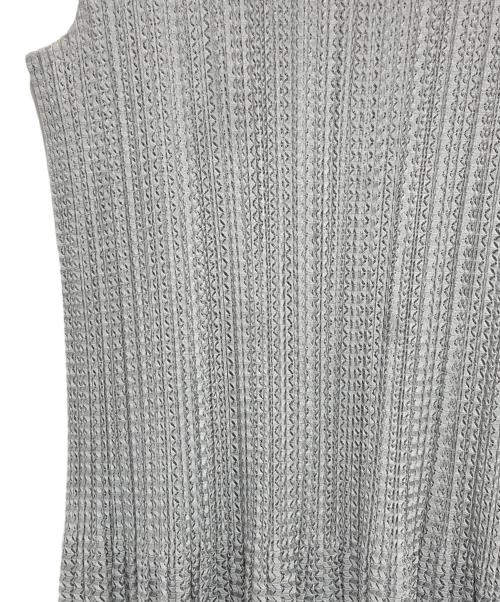 PLEATS PLEASE（プリーツプリーズ）PLEATS PLEASE (プリーツプリーズ) メッシュプリーツノースリーブワンピース グレー サイズ:4の古着・服飾アイテム
