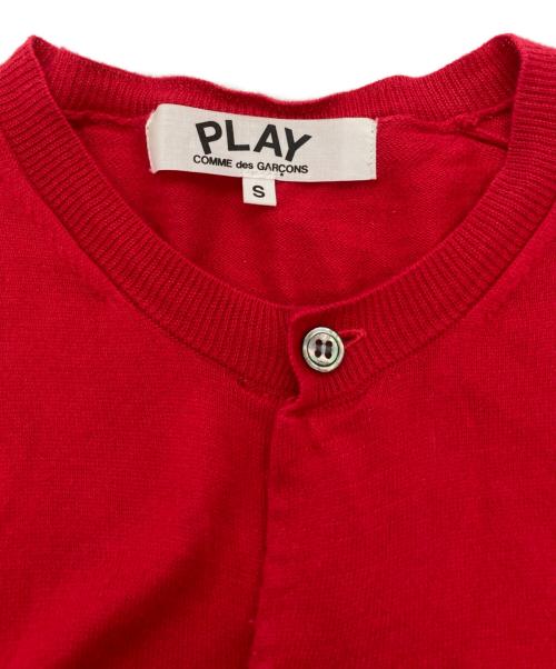 PLAY COMME des GARCONS（プレイコムデギャルソン）PLAY COMME des GARCONS (プレイコムデギャルソン) LOGO PATCH COTTON KNIT CARDIGAN レッド サイズ:Sの古着・服飾アイテム