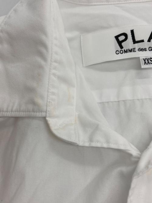 PLAY COMME des GARCONS（プレイコムデギャルソン）PLAY COMME des GARCONS (プレイコムデギャルソン) Shirt With Red Emblem シャツレッドエンブレム ホワイト サイズ:xxsの古着・服飾アイテム