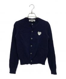 PLAY COMME des GARCONS（プレイコムデギャルソン）の古着「Round Neck Cardigan With White Emblem Navy」｜ネイビー