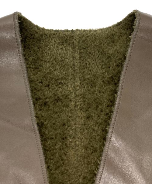 Ameri（アメリ）Ameri (アメリ) BOA V NECK REVERSIBLE PEPLUM VEST カーキ サイズ:Ｓの古着・服飾アイテム
