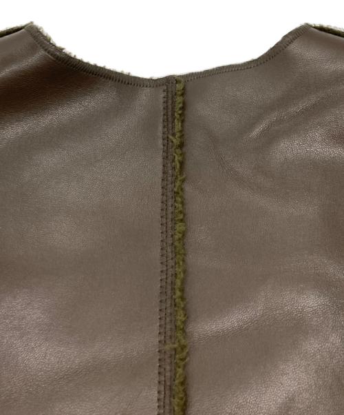 Ameri（アメリ）Ameri (アメリ) BOA V NECK REVERSIBLE PEPLUM VEST カーキ サイズ:Ｓの古着・服飾アイテム