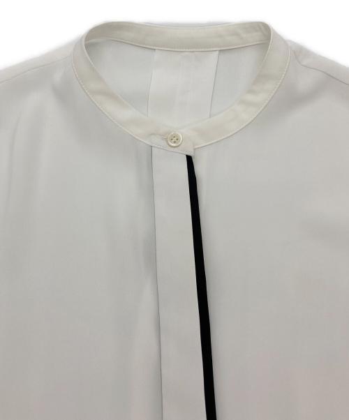 icB（アイシービー）icB (アイシービー) BackSatinAmunzen バンドカラーブラウス ホワイト サイズ:XSの古着・服飾アイテム
