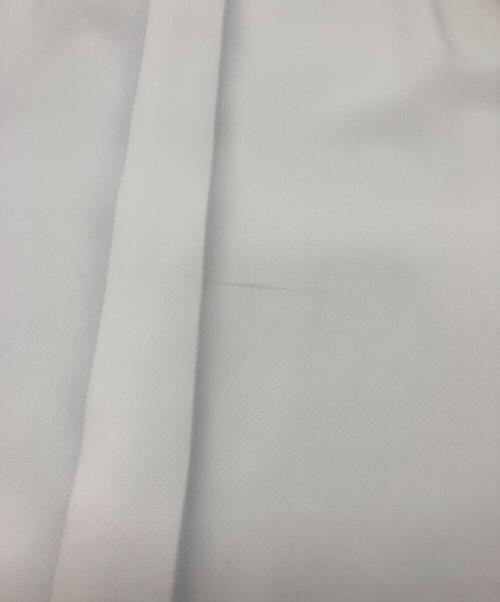icB（アイシービー）icB (アイシービー) BackSatinAmunzen バンドカラーブラウス ホワイト サイズ:XSの古着・服飾アイテム