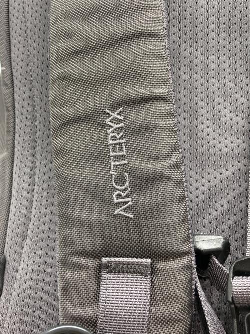 ARC'TERYX（アークテリクス）ARC'TERYX (アークテリクス) Mantis 26 backpack グレーの古着・服飾アイテム