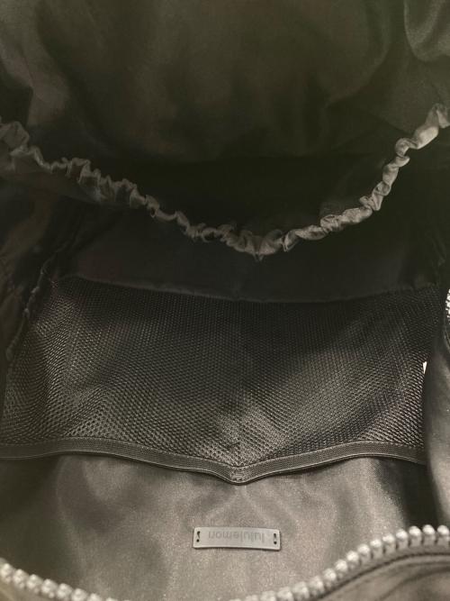 LULULEMON（ルルレモン）LULULEMON (ルルレモン) リュック ブラックの古着・服飾アイテム