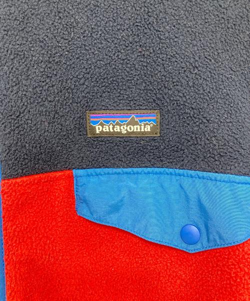 Patagonia（パタゴニア）Patagonia (パタゴニア) Men's Lightweight Synchilla Snap-T Hoody ネイビー×レッド サイズ:Mの古着・服飾アイテム