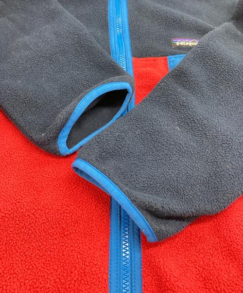 Patagonia（パタゴニア）Patagonia (パタゴニア) Men's Lightweight Synchilla Snap-T Hoody ネイビー×レッド サイズ:Mの古着・服飾アイテム