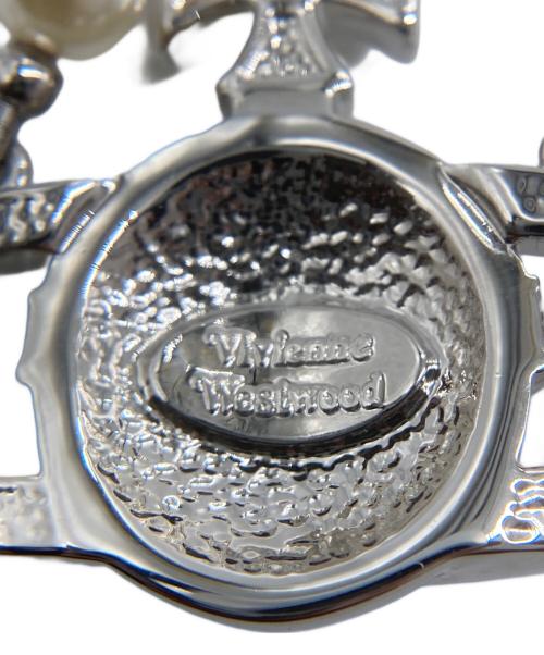 Vivienne Westwood（ヴィヴィアンウエストウッド）Vivienne Westwood (ヴィヴィアンウエストウッド) ONE ROW PEARL BAS RELIEF シルバー×アイボリーの古着・服飾アイテム