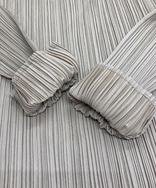 PLEATS PLEASE（プリーツプリーズ）PLEATS PLEASE (プリーツプリーズ) プリーツボトルネックカットソー ベージュ サイズ:3の古着・服飾アイテム