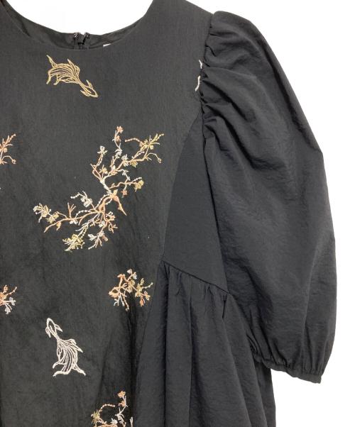 Arobe（アローブ）Arobe (アローブ) フィッシュエンブロイダリーブラウス ブラック サイズ:2の古着・服飾アイテム