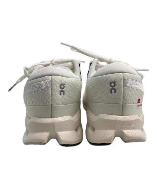 on（オン）on (オン) Cloudsurfer 2 ホワイト サイズ:US　M7.5の古着・服飾アイテム