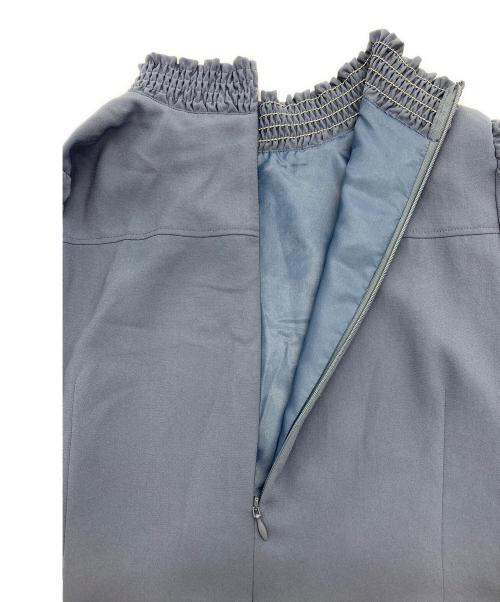BLUE LABEL CRESTBRIDGE（ブルーレーベルクレストブリッジ）BLUE LABEL CRESTBRIDGE (ブルーレーベルクレストブリッジ) ギャザーティアードワンピース ブルー サイズ:36の古着・服飾アイテム