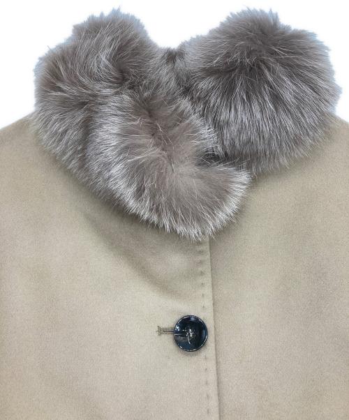 BARNEYS NEWYORK（バーニーズ・ニューヨーク）BARNEYS NEWYORK (バーニーズ・ニューヨーク) フォックスファー カシミヤ混コート ベージュ サイズ:40の古着・服飾アイテム