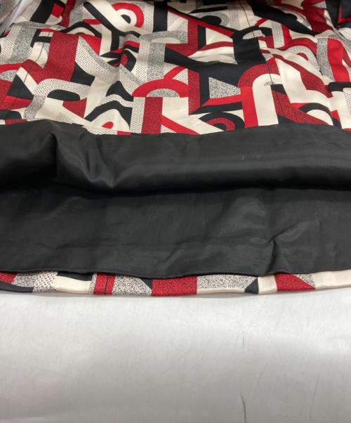 PRADA（プラダ）PRADA (プラダ) レーヨンシルク総柄スカート レッド×ブラック サイズ:40の古着・服飾アイテム