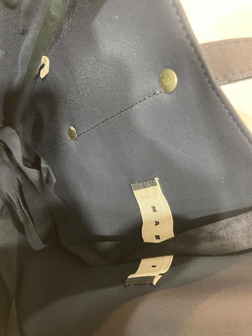 MARNI（マルニ）MARNI (マルニ) スタッズハンドバッグ ブラックの古着・服飾アイテム