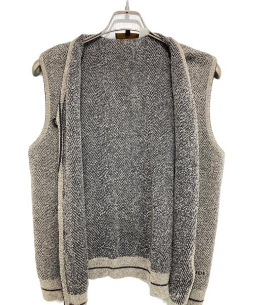 FENDI（フェンディ）FENDI (フェンディ) ニットベスト  グレー×ブラック サイズ:50の古着・服飾アイテム