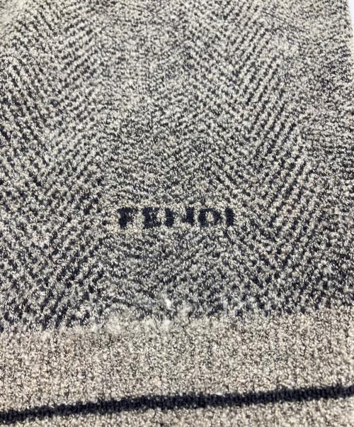 FENDI（フェンディ）FENDI (フェンディ) ニットベスト  グレー×ブラック サイズ:50の古着・服飾アイテム