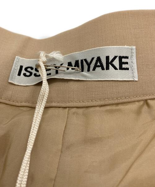ISSEY MIYAKE（イッセイミヤケ）ISSEY MIYAKE (イッセイミヤケ) ワイドパンツ ベージュ サイズ:Mの古着・服飾アイテム