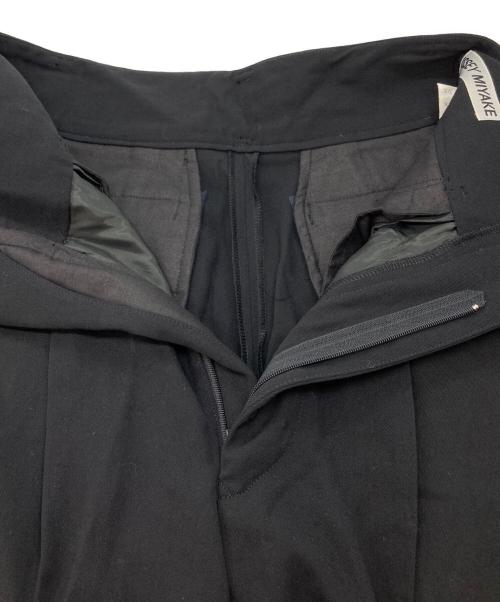 ISSEY MIYAKE（イッセイミヤケ）ISSEY MIYAKE (イッセイミヤケ) バミューダパンツ ブラック サイズ:Mの古着・服飾アイテム
