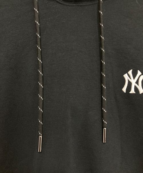 MLB（エムエルビー）MLB (エムエルビー) Karina  aespa Karina コラボ Over Fit Hoodie ブラック サイズ:Sの古着・服飾アイテム