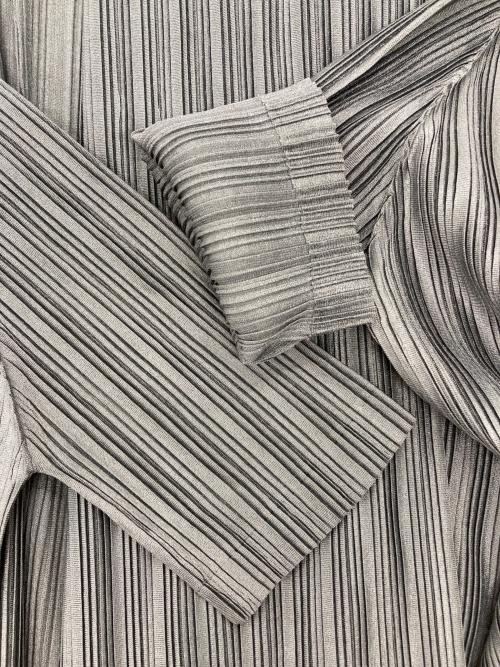 PLEATS PLEASE（プリーツプリーズ）PLEATS PLEASE (プリーツプリーズ) プリーツ ドルマンスリーブカーディガン グレー サイズ:3の古着・服飾アイテム